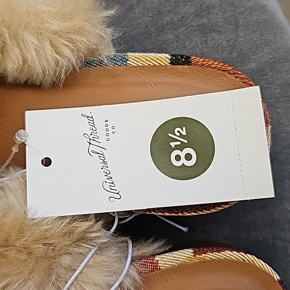 Universal Thread Shoes - Picture 2 of 4